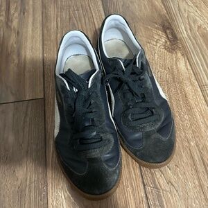 Puma Sneakers